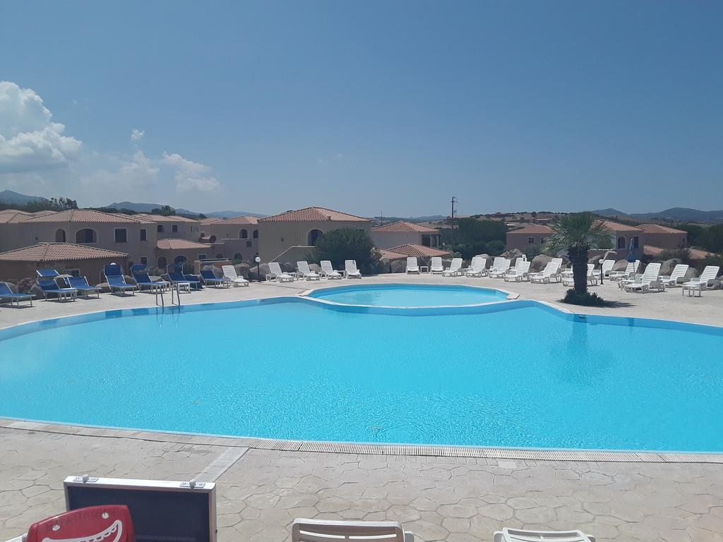 Sardinia Beach Apartments Aglientu Exterior foto